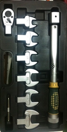 Torque Wrench Set With Interchangeable Head