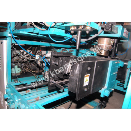 Auto Cutting Deflashing Blow Moulding Machine