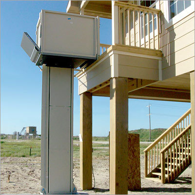 Hydraulic Wheelchair Lift (Covered Cabin)