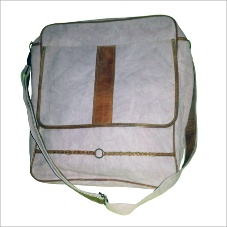 चमड़े की बैग