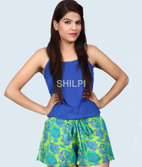 Light In Weight Blue And Green Printed Hot Pant