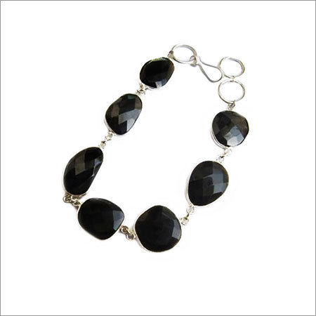 61 Cts Cts Black Onyx 7Pcs Connectors 8 Inch Ready To Wear Bracelet  Weight: 5-20 Grams (G)