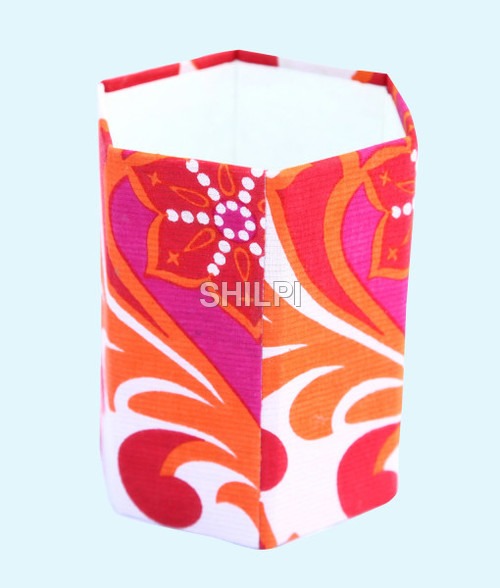Light In Weight Hexagonal Pen Stand