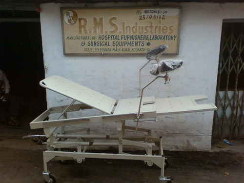 Obstretic Lobour trolley M.S With gear mechanism