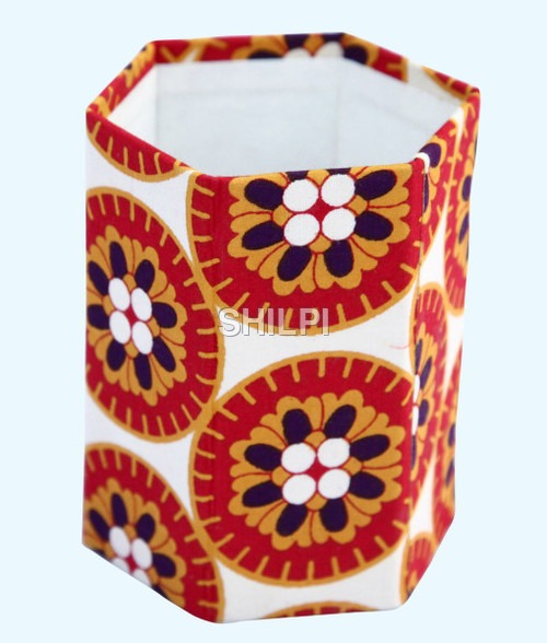 Light In Weight Handmade Paper Red And White Floral Printed Hexagonal Pen Stand