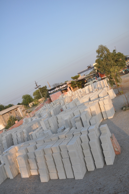 Nizarana White Marble