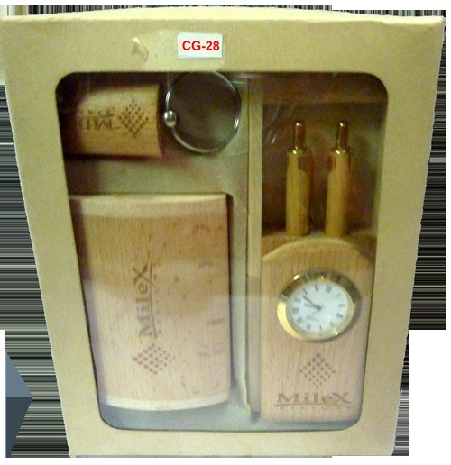 a Milexa 3 Pcs Wooden Gift Set