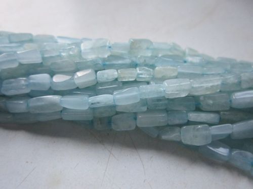 13 inch  aquamarine   plain cube beads one strand #1344 