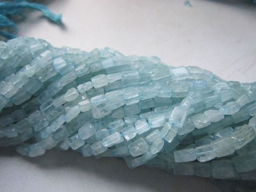 14 inch  aquamarine   plain cube beads one strand #1345 