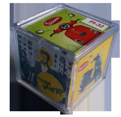 Dice Shape Paper Weight a Vespaa