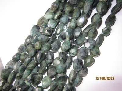 Natural Green Stone Size: 8 -10 Mm