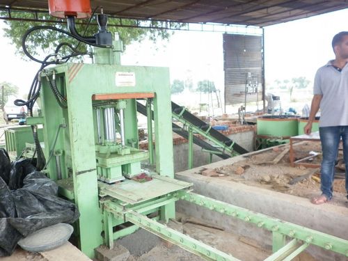 Auto Hydraulic Operated Fly Ash Brick's machine