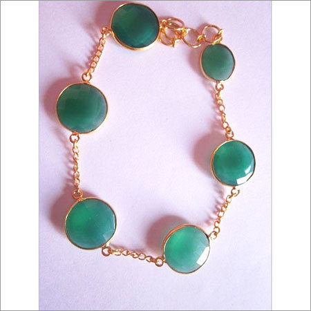 6 pcs. Green onyx gold vermiel connectors bracelet Approx 48cts.  