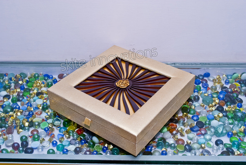 Decorative Wedding Card Box - Wood, 10x10x5 cm, Beige Latch Closure | Elegant Design, Secure Storage, Intricate Carving