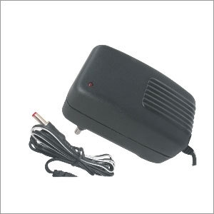 AC / DC ADAPTOR 