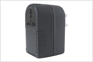 VOLTAGE CONVERTOR-50W  W/UNIVERSAL SOCKET 