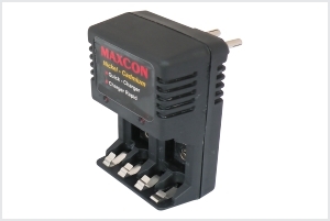 BATTERY CHARGER MEDIUM ACCEPTS AA AAA 9V NI-CD