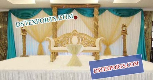 WEDDING WOODEN PILLAR STAGE