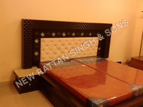 Interior Designer Wooden Bed