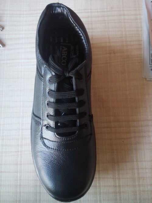 p u sole lether safety shoes