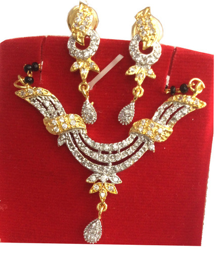 Pandent Set with Single Line Mangal Sutra