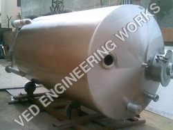 Silver Stainless Steel Milk Storage Tanks