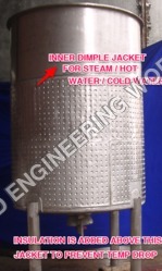 Pharmaceutical Stainless Steel Dimple Jacket Tanks Capacity: 500-5000 Kg/Day