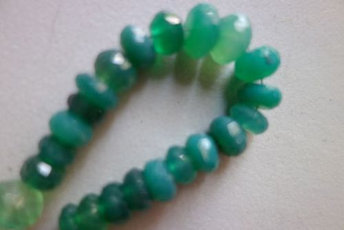 Natural green onyx faceted rondelle beads 6mm-9mm 21 pcs in a bag 