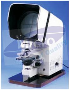 PROJECTION MICROSCOPE