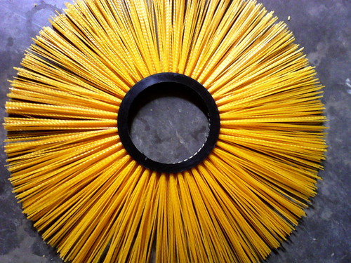sweeping ring brush