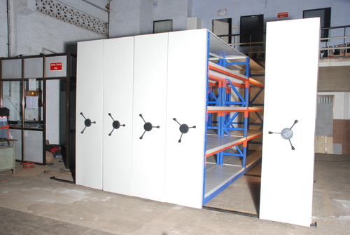 Mobile Shelving a Long Span for Medium & Heavy Loa
