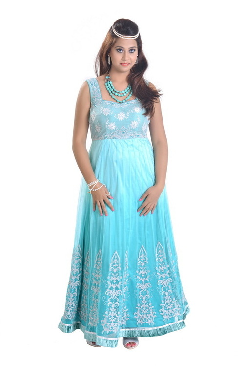 कशीदाकारी शाम का गाउन