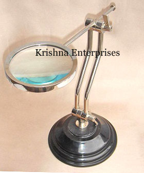 Magnifying With Stand