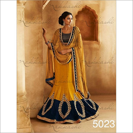 भारी सीमा शादी साड़ियों