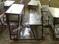 विद्यालय की मेजें