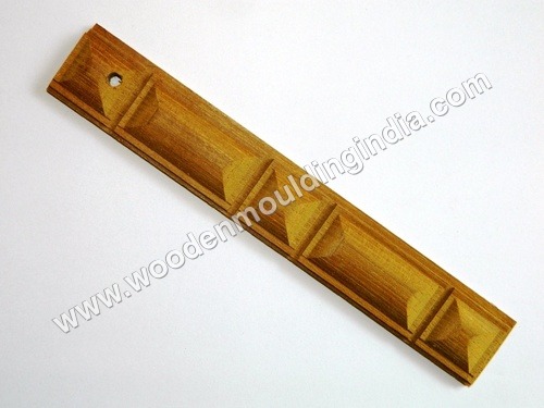 Solid Wood Boards Long Small Pyramid Moulding