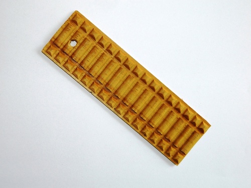 Solid Wood Boards Bullet Pyramid Moulding