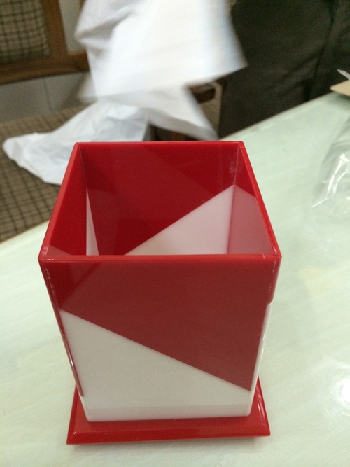 Acrylic pen stand