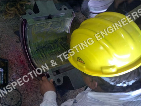 निरीक्षण और परीक्षण इंजीनियरों द्वारा रोटर बियरिंग का अल्ट्रासोनिक परीक्षण