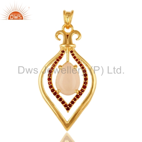 रोज क्वार्ट्ज और गार्नेट गोल्ड प्लेटेड सिल्वर पेंडेंट