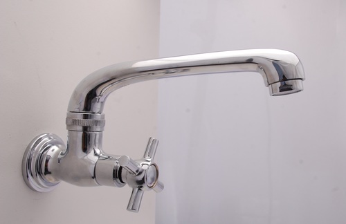 Sink Cock With Swivel Spout