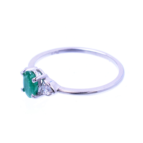 925 Sterling silver Emerald gemstone ring