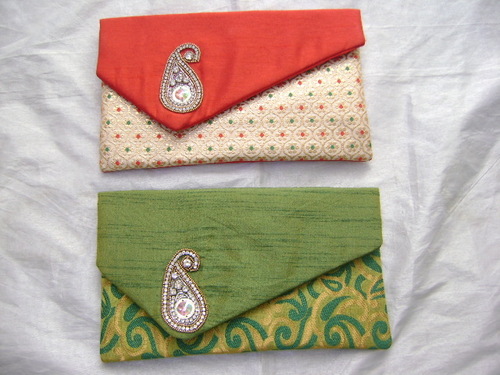 Beaded clutch bag