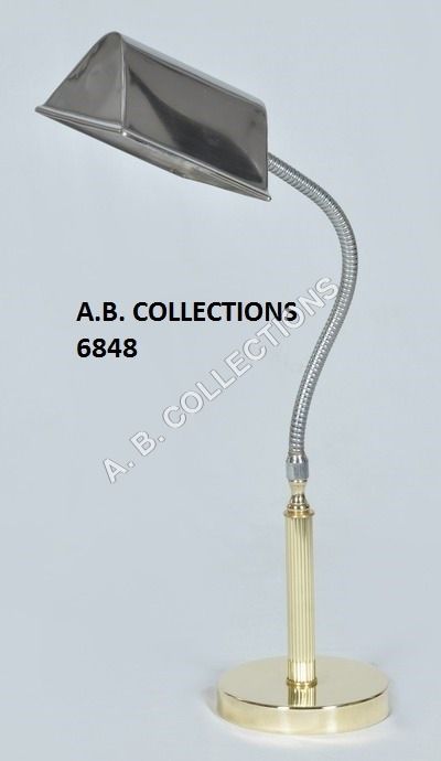 FLEXIBLE DESK LAMP