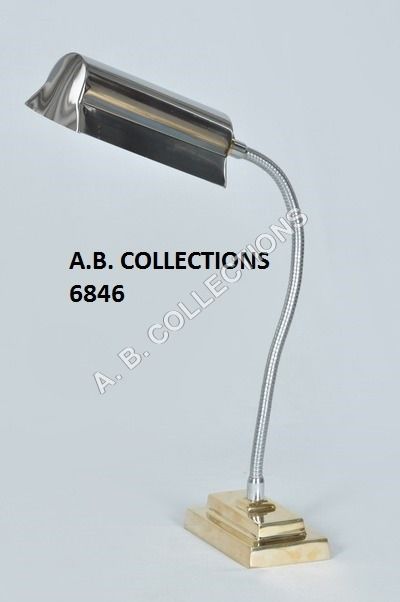 METAL LARGE SHADE DESK LAMP