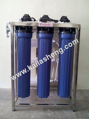 Commercial RO Water Purifier - Stainless Steel, Variable Size, Blue | Automatic Operation, Easy Cleaning, Energy Efficient, Low Maintenance, Modular Design, 3+ Filtration Stages