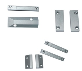Shutter gap magnetic contact