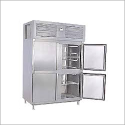 4 Vertical Freezer 800 Litre