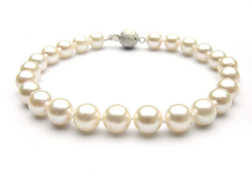 pearl bracelet