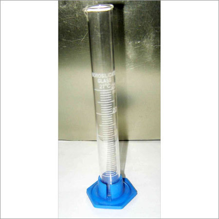 Measuring cylinder with plastic base